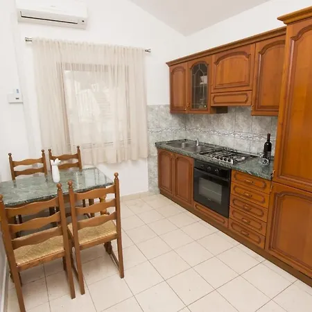 Διαμέρισμα In With Sea View, Balcony, Air Conditioning, Wifi 3340-4 *